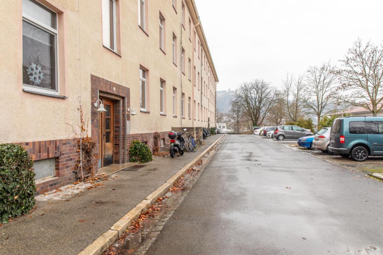 Moderne Dachgeschosswohnung - Parkplatz - Netflix 코부르크 외부 사진